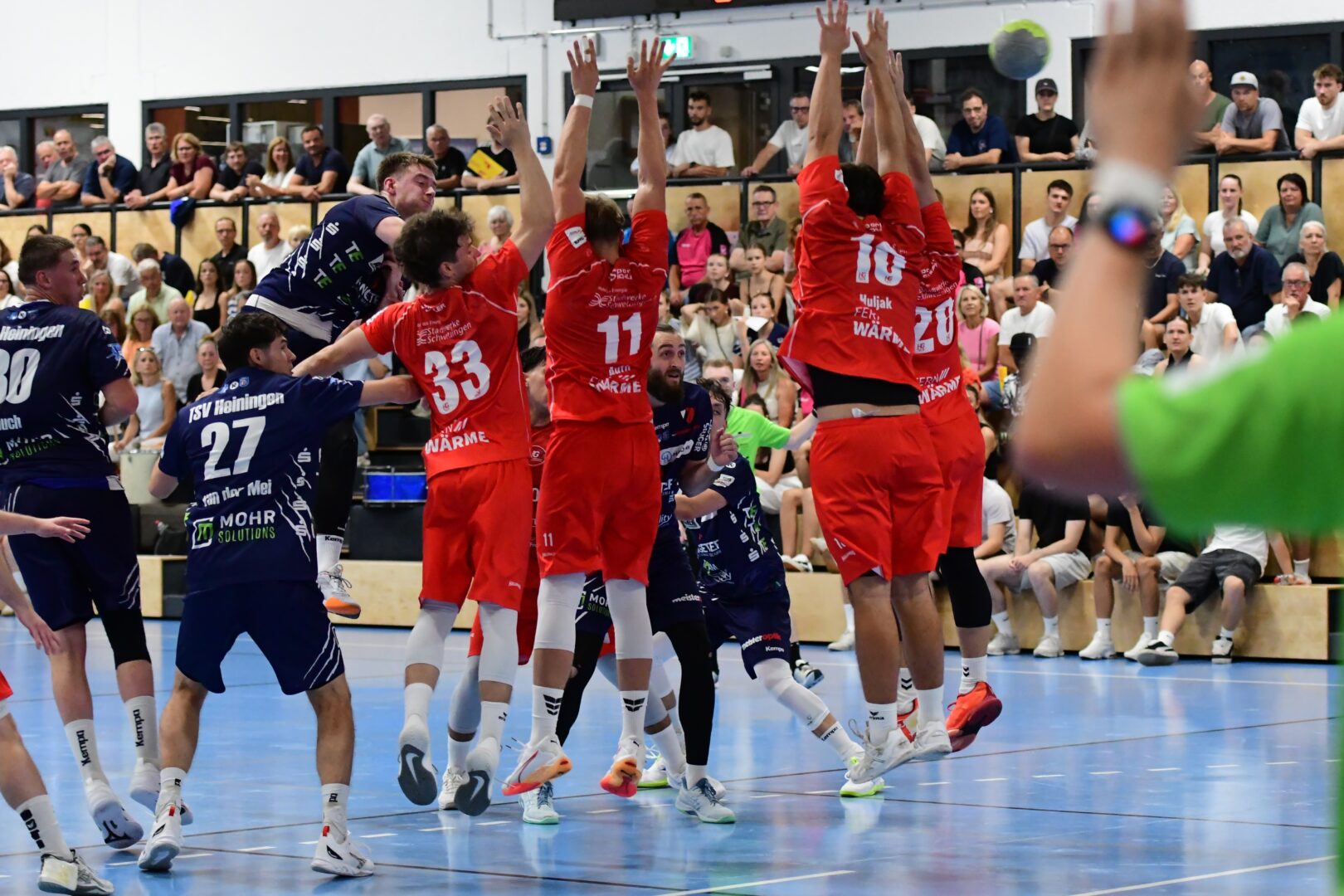 M1: TEAM Staren erkämpft ersten Saisonsieg in dramatischem Handball-Krimi